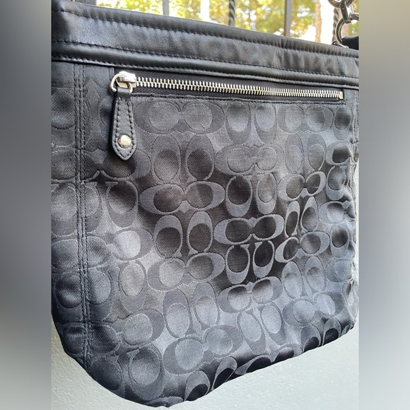 COACH BAG,Coach Black Signature Shoulder Bag. - Picture 16 of 16